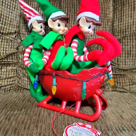Mr. Christmas Musical Elves in Sleigh LED 15